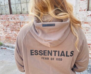 Essentials-Hoodie